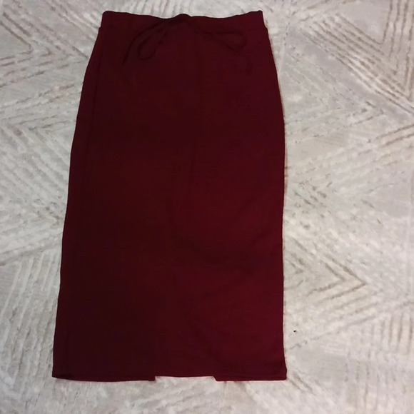 NWT WOMEN'S 2PC. MATCHING SKIRT & T-SHIRT SET - Picture 2 of 8